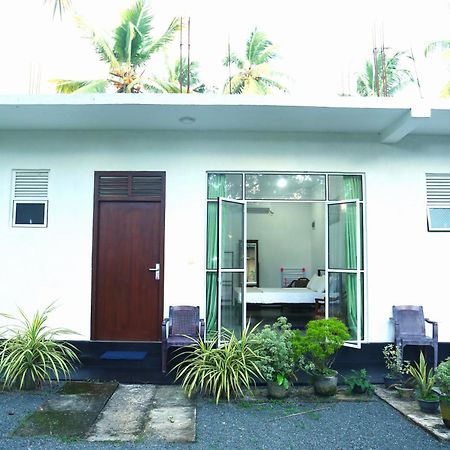 Sandy Palms Guesthouse Hikkaduwa Exterior photo