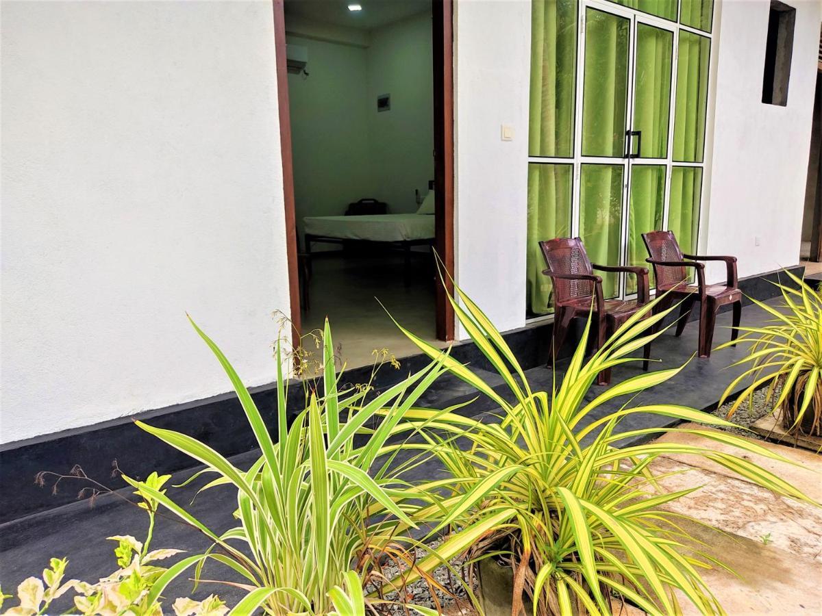 Sandy Palms Guesthouse Hikkaduwa Exterior photo