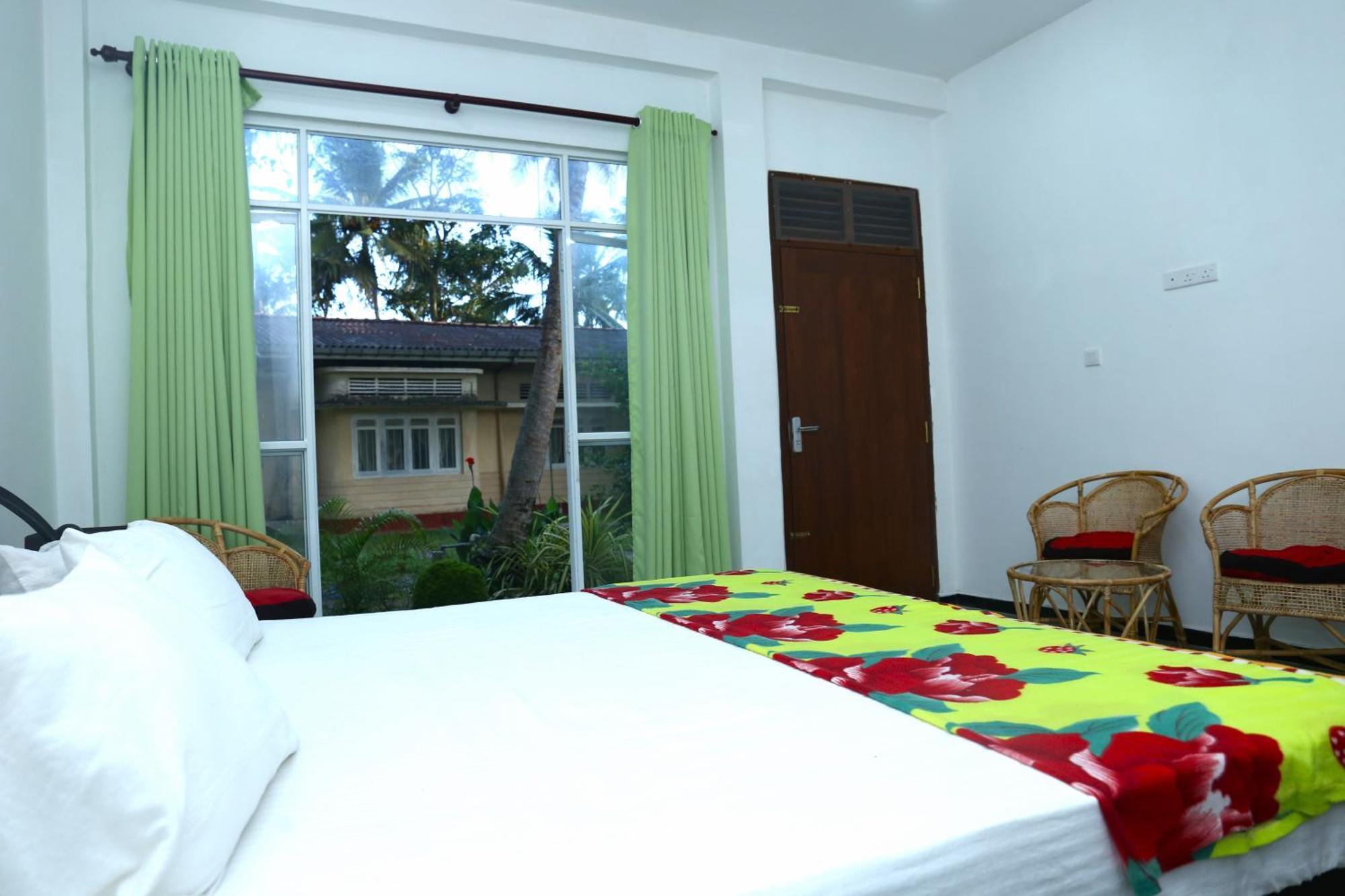 Sandy Palms Guesthouse Hikkaduwa Exterior photo