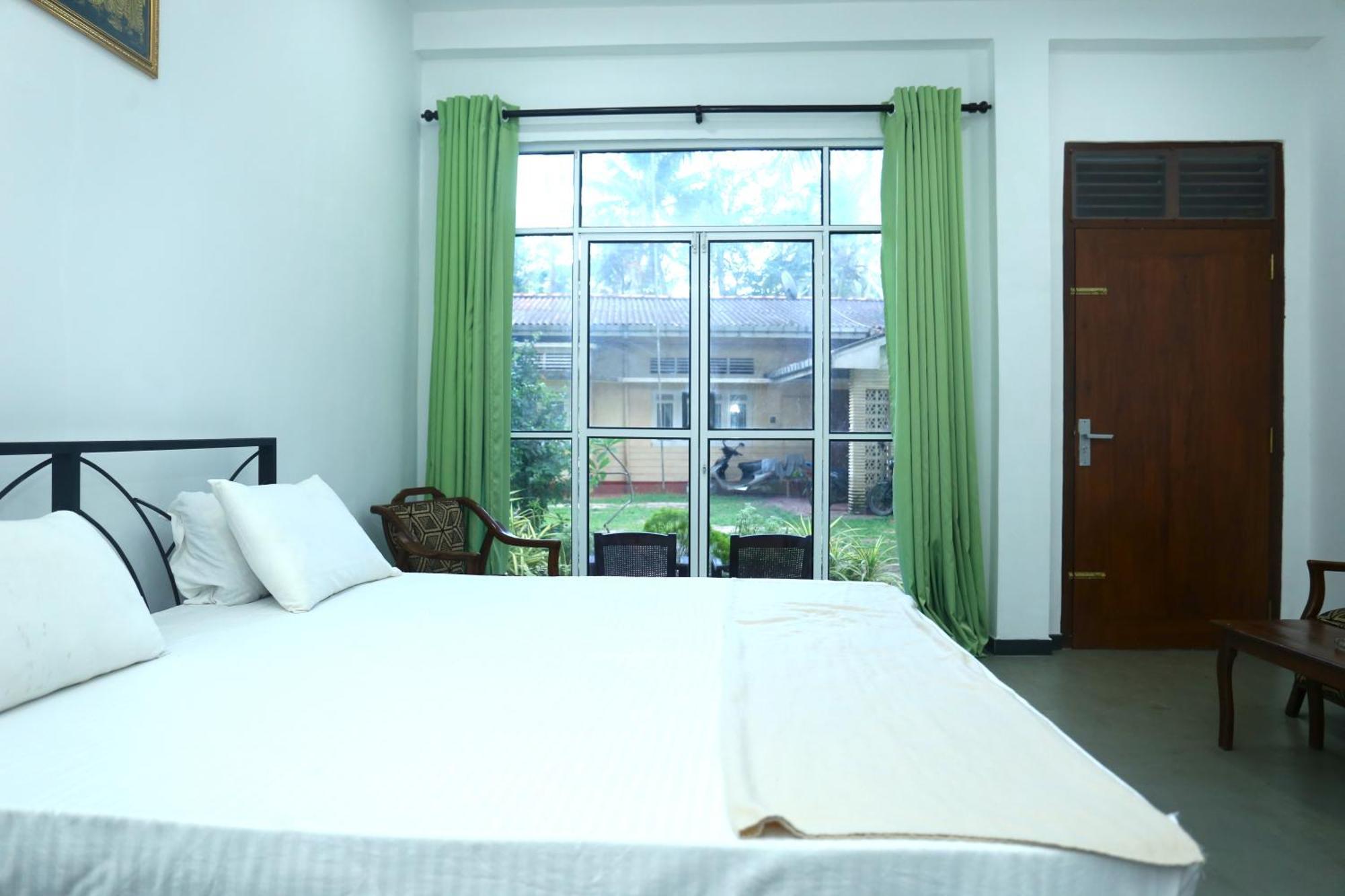 Sandy Palms Guesthouse Hikkaduwa Exterior photo