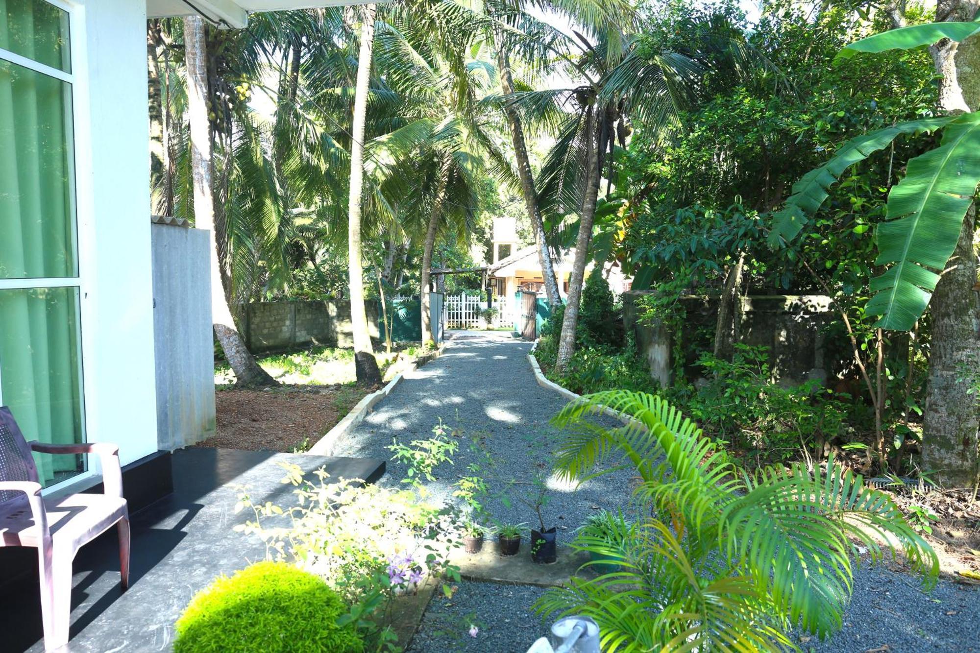 Sandy Palms Guesthouse Hikkaduwa Exterior photo